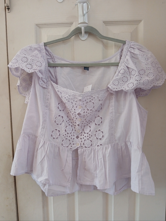 American Eagle Outfitters Tops - American Eagle Soft Purple 100% Cotton Flutter Sleeve Peplum Top Size XL Peasant